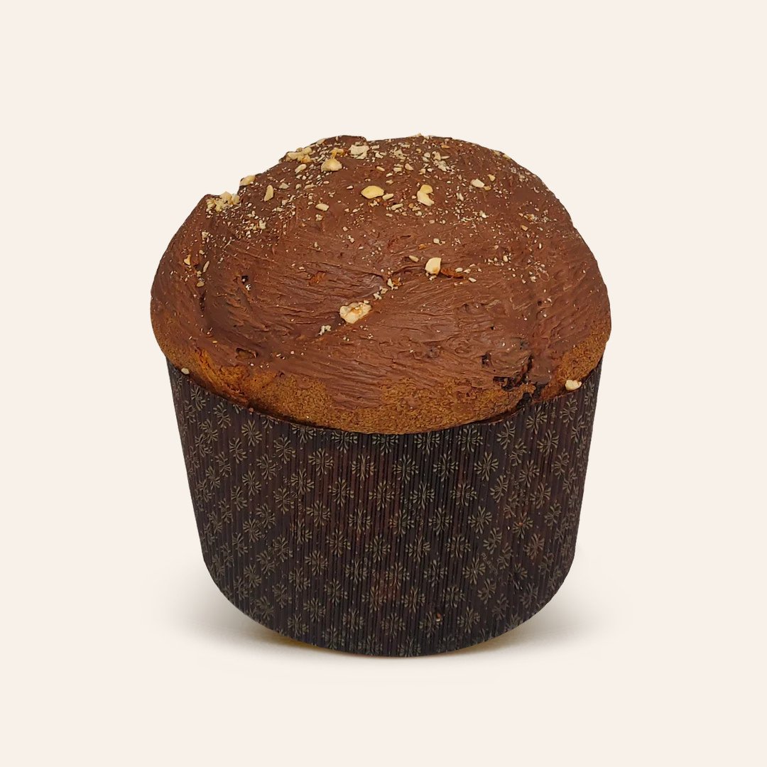 Panettone Artigianale ai Tre Cioccolati e Nocciole